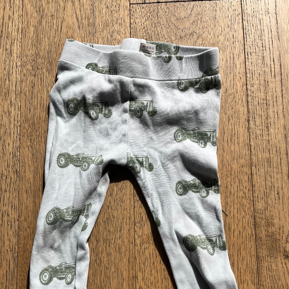 kate quinn tractor leggings